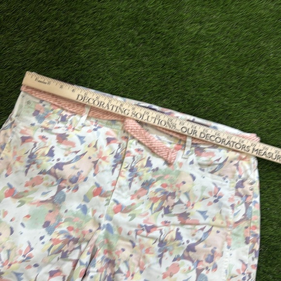 Gloria Vanderbilt Vintage White Belted Skimmer Shorts - Picture 8 of 10